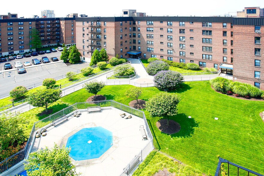 Wavecrest Gardens 2010 Seagirt Blvd Far Rockaway NY 11691 Apartment