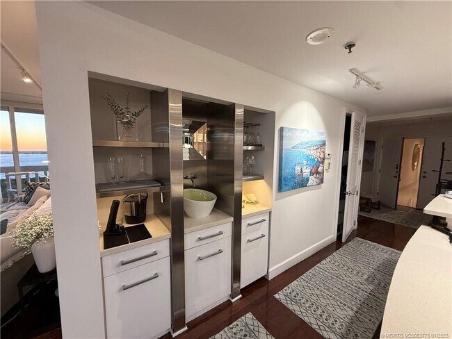 Building Photo - 9960 S Ocean Dr