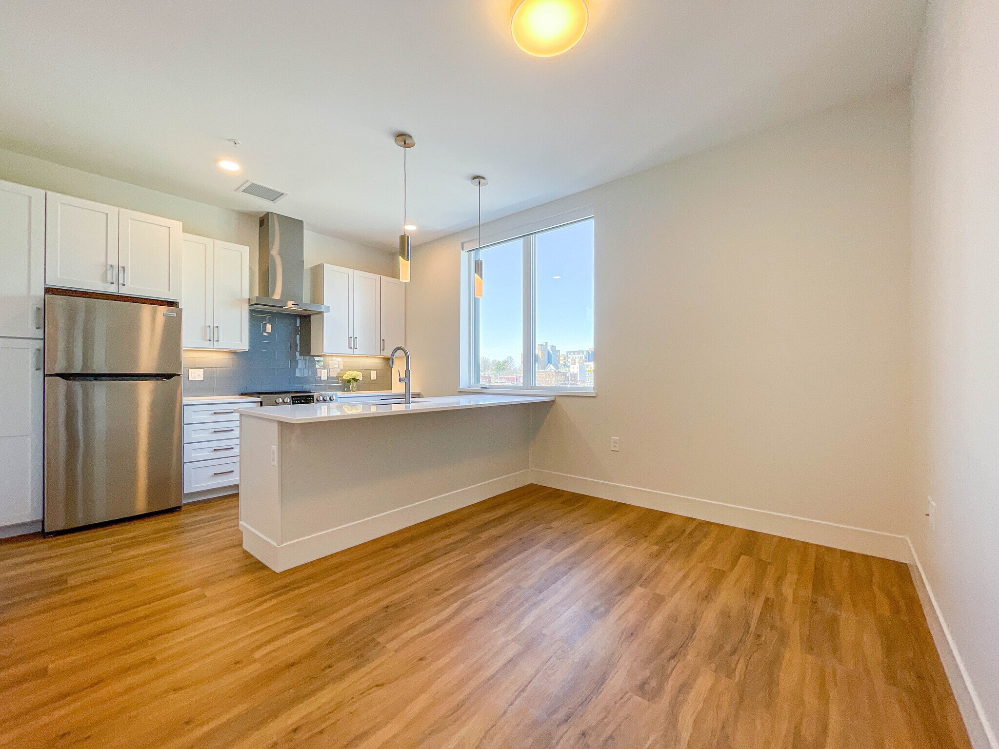 Building Photo - 5 India St