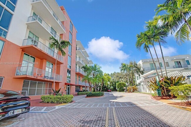 Building Photo - 2100 Van Buren St