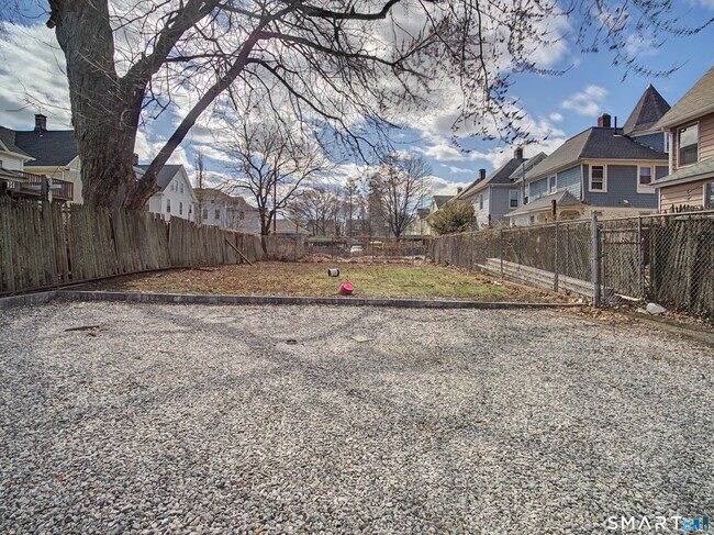 Building Photo - 373 Wood Ave