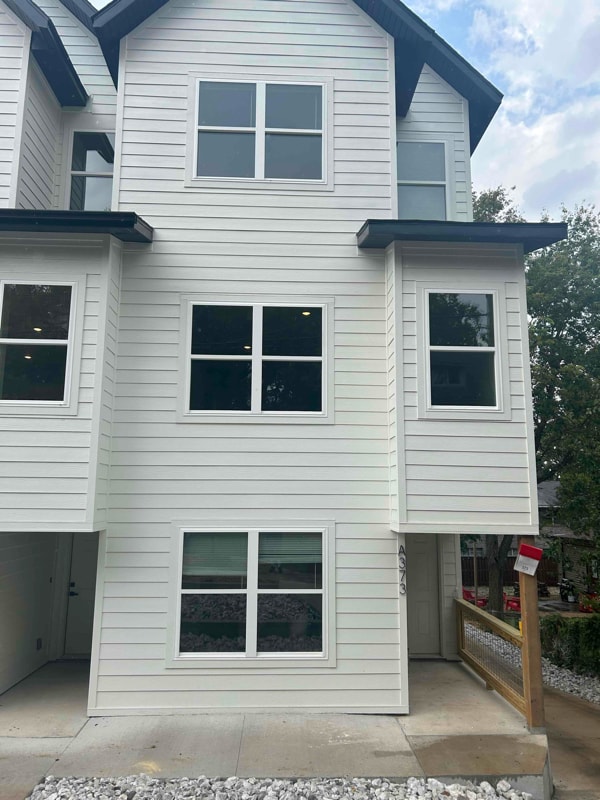 Building Photo - 306 S W Ave