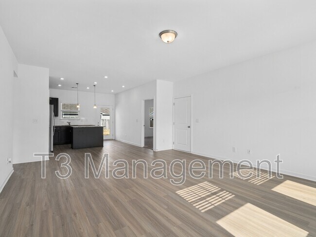 Building Photo - 2101 Franks Ct