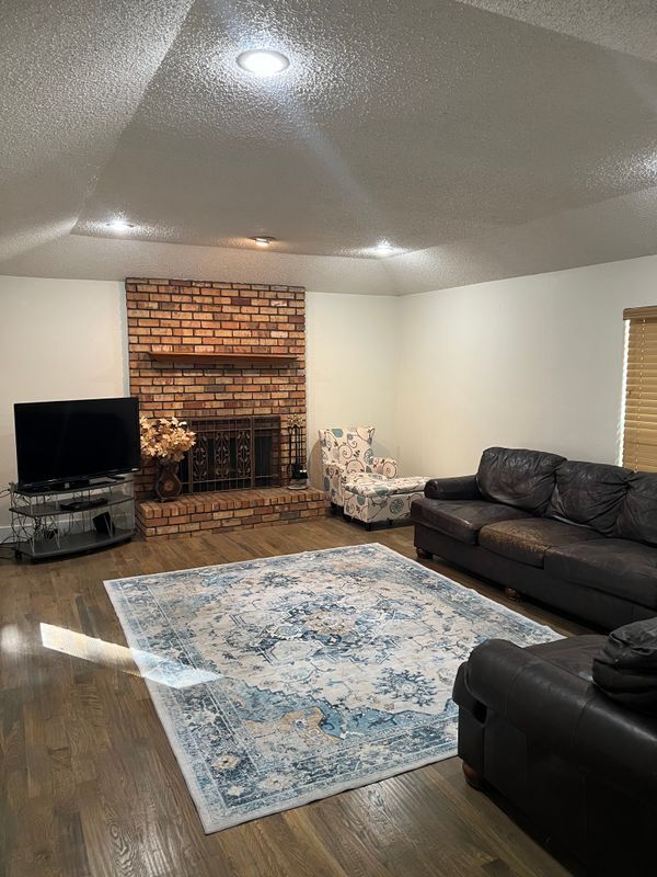 Building Photo - 2304 Belfry Ct
