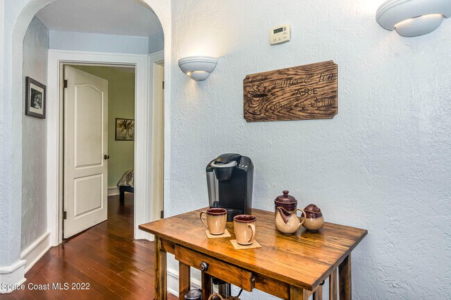 Building Photo - 27 E Ave A