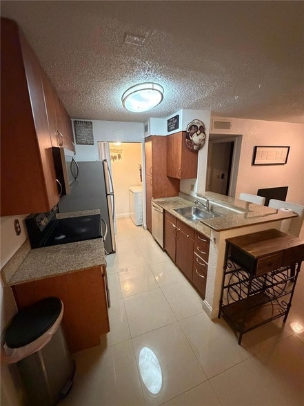 Building Photo - 11514 Westwood Blvd