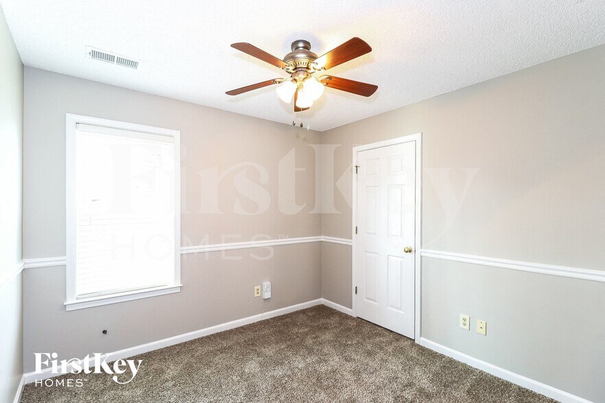 Building Photo - 7761 Shadow Hills Dr