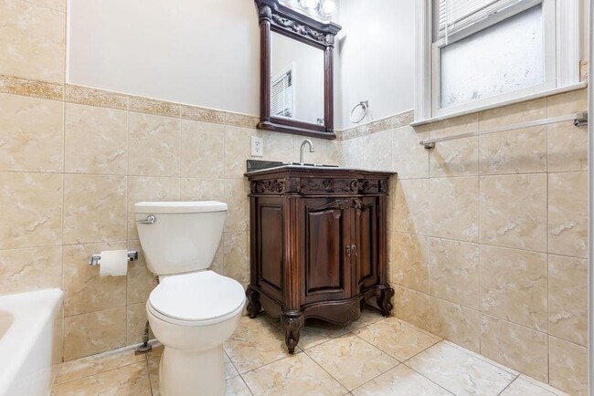 Building Photo - 43 Manhattan Ave