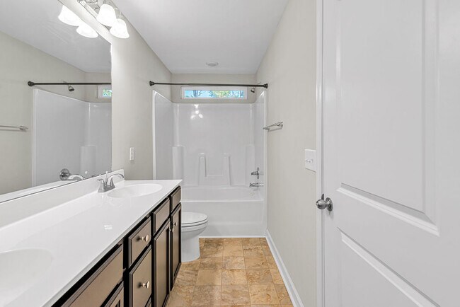 Building Photo - 10 Jaydn Dr W