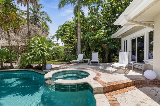 Building Photo - 3301 NE 16th St