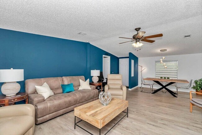 Building Photo - 5839 SW 59th St