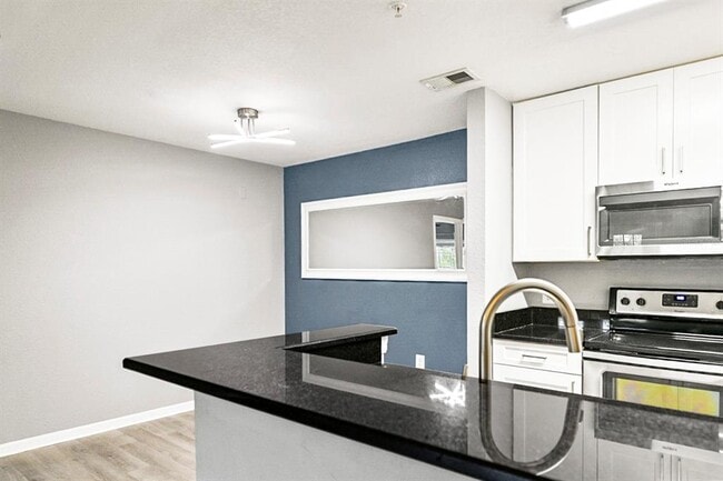 Building Photo - 7417 Vista Way