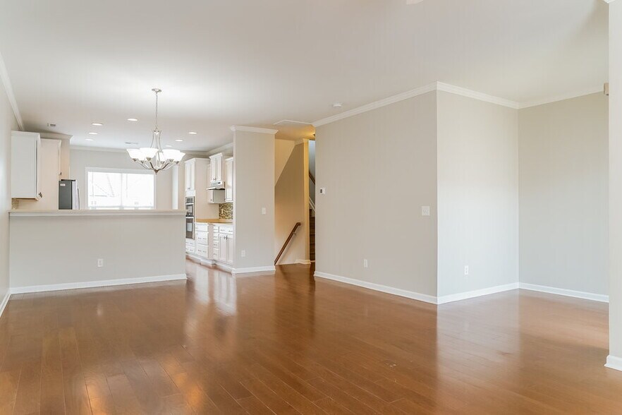 Building Photo - 705 Keystone Park Dr