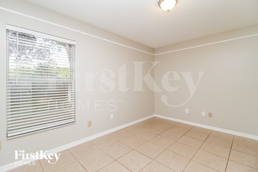 Building Photo - 813 Arbor Hill Cir