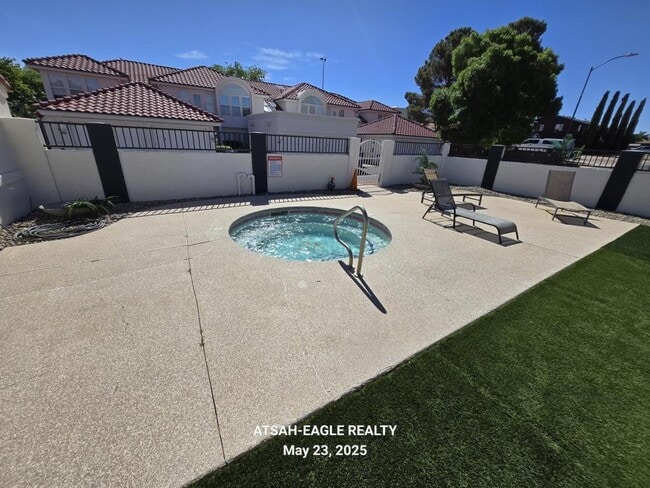 Building Photo - 1200 Glen Canyon Dr