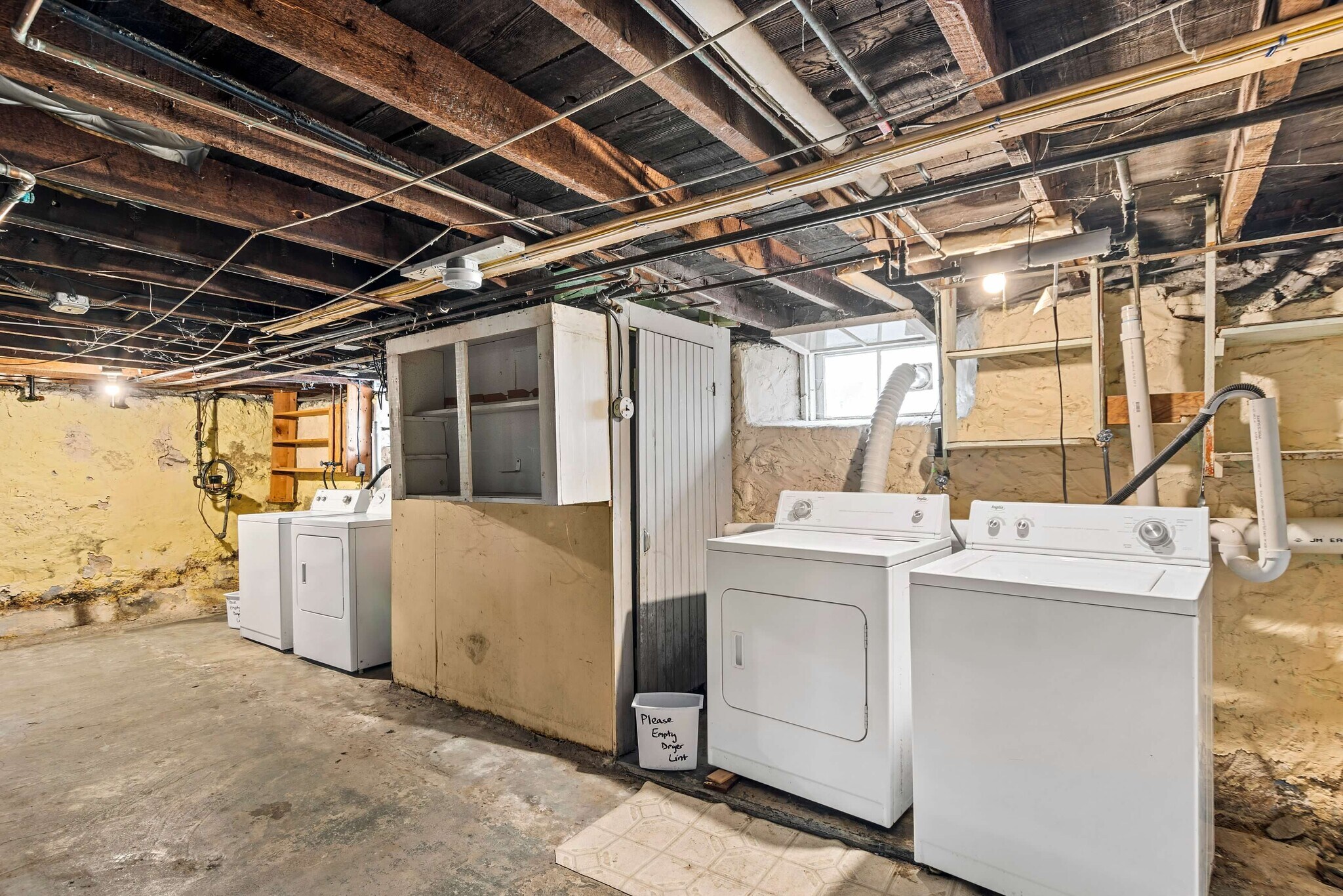 Building Photo - 5 Goulart Ave