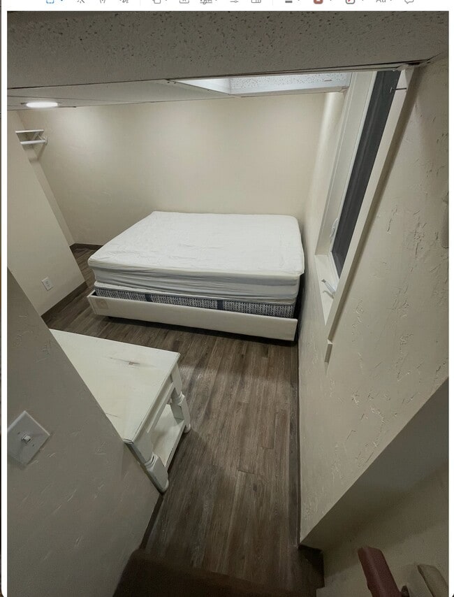Building Photo - 58 W 400 S