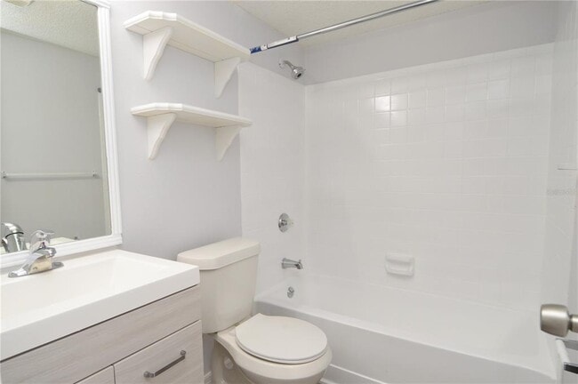 Building Photo - 8635 Mallard Reserve Dr