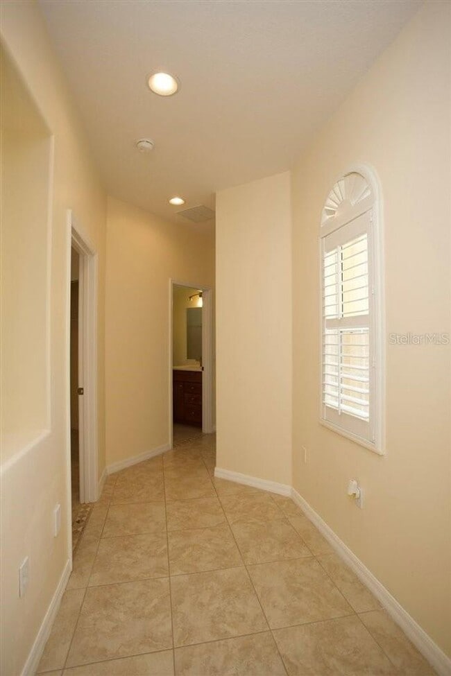 Building Photo - 3/2 single family home -Luxury living in Windermere