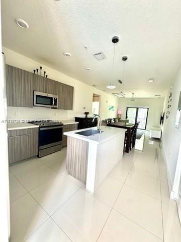 Building Photo - 4725 NW 85th Ave