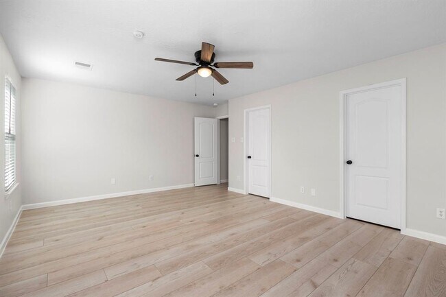Building Photo - 1204 Gerona Blvd