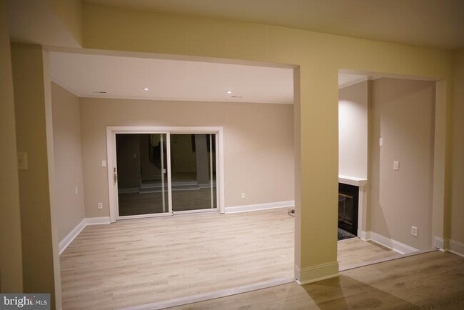 Building Photo - 6317 Early Glow Ct