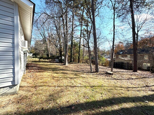 Building Photo - 3 BR Brick Home convenient to INT 85