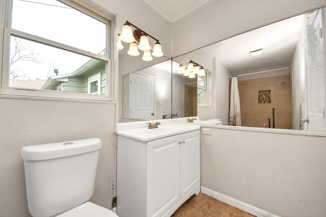 Building Photo - 10506 Sierra Dr