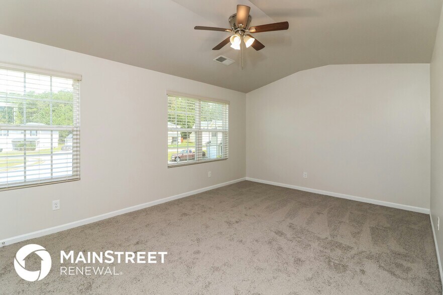 Building Photo - 404 Scenic View Ct