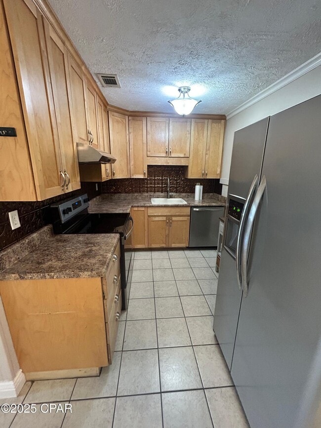 Building Photo - 16238 E Lullwater Dr