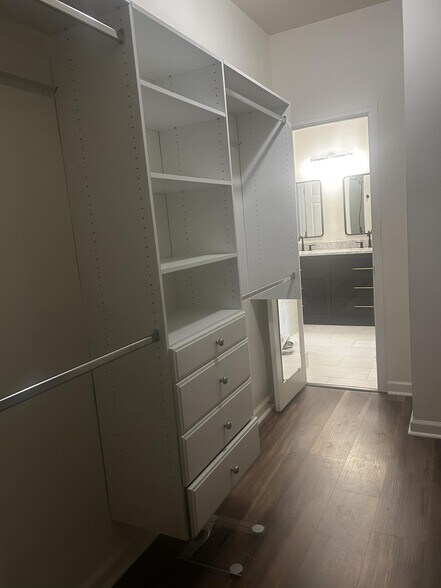 Primary Closet - 515 Bally Claire Ln