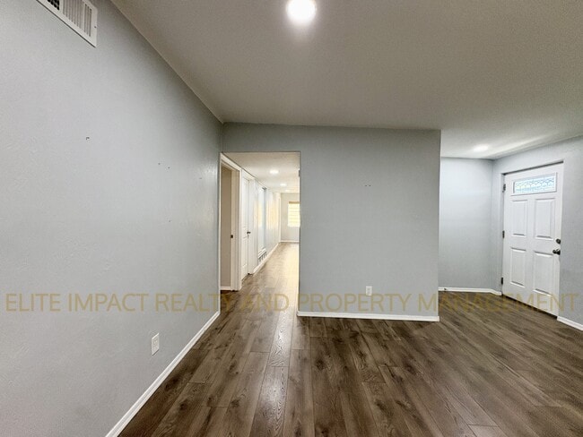 Building Photo - 7429 E 45th St