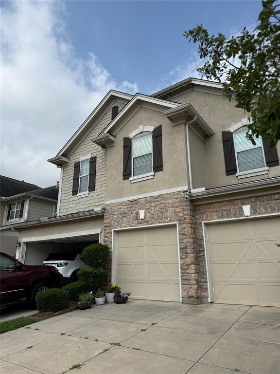 Building Photo - 16019 Summerville Lake Dr