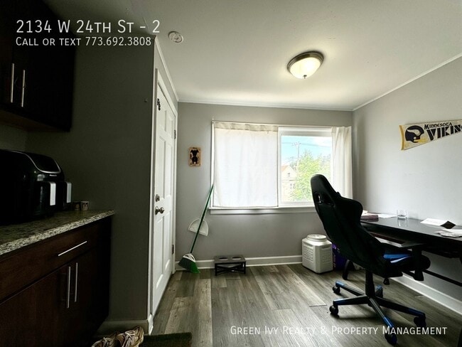 Building Photo - 2134 W 24th St