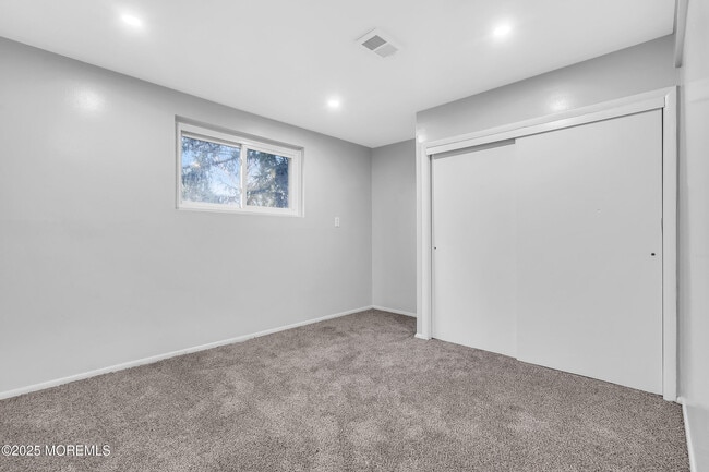 Building Photo - 47 Beam Ave