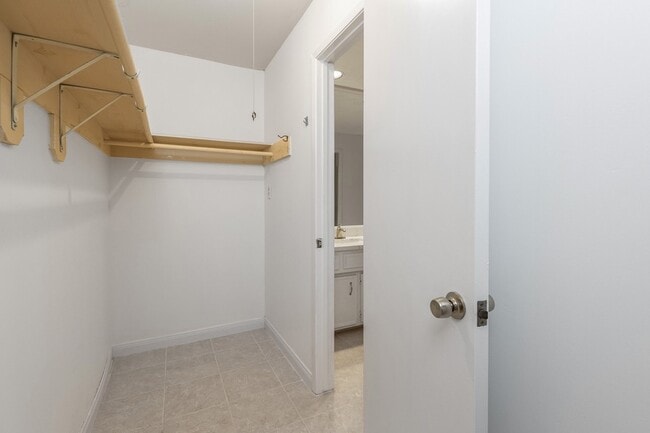 Building Photo - 4011 Flint Creek Dr