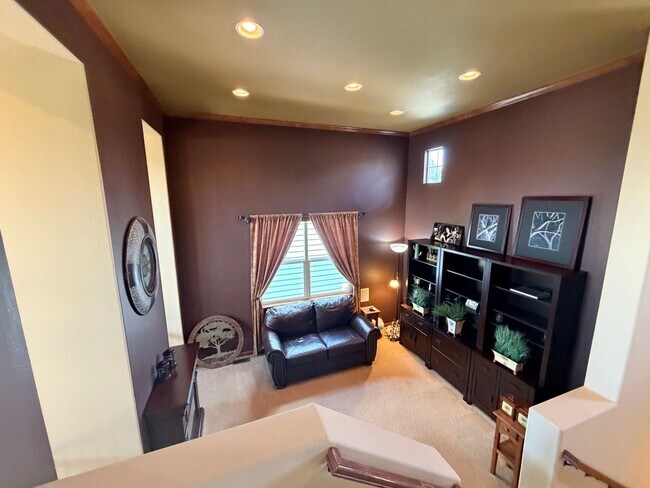 Building Photo - Luxury Furnished Executive Home with Entertainers Basement, Trex Deck & 3-Car Garage