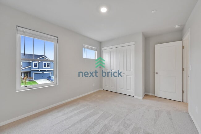 Building Photo - Modern 4-Bedroom Home in Rainier Ridge