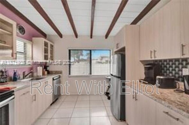 Building Photo - 1704 Rodman St