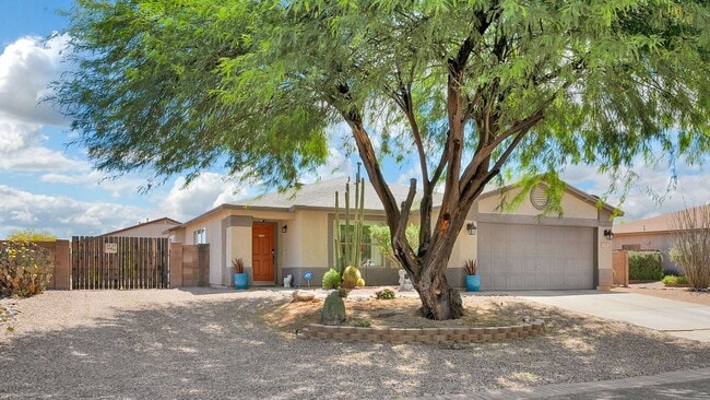 Building Photo - Private Pool Oasis  in southwest Tucson's coveted Star Valley!
