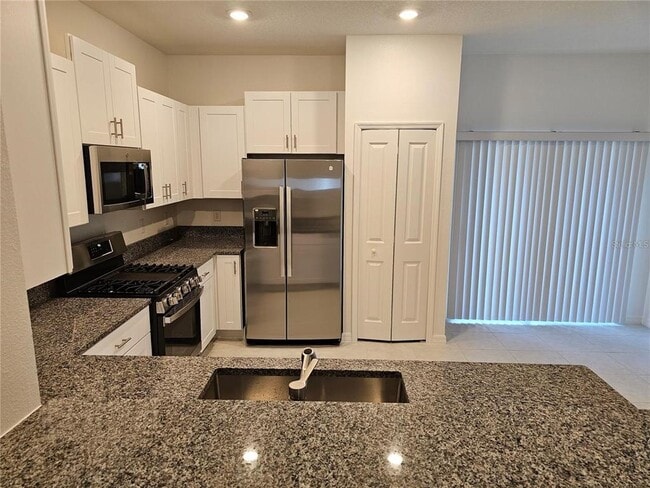 Building Photo - 8309 Crescent Oaks Dr