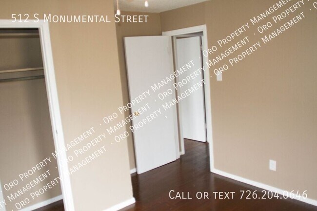 Building Photo - 512 S Monumental St