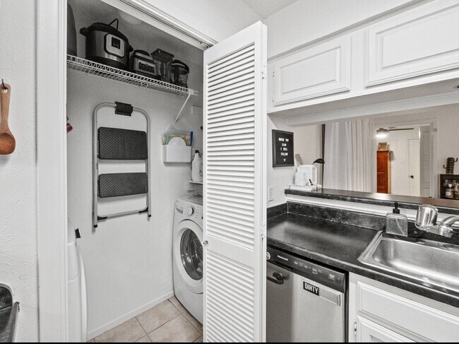 Building Photo - 1909 Chasewood Cir