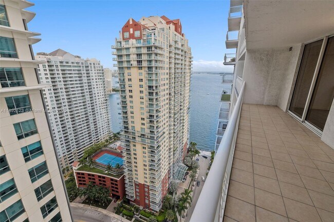 Building Photo - 1200 Brickell Bay Dr