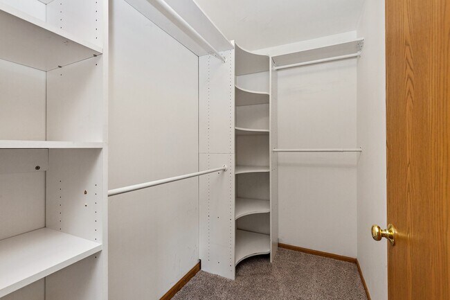 Building Photo - 1373 Cunat Ct