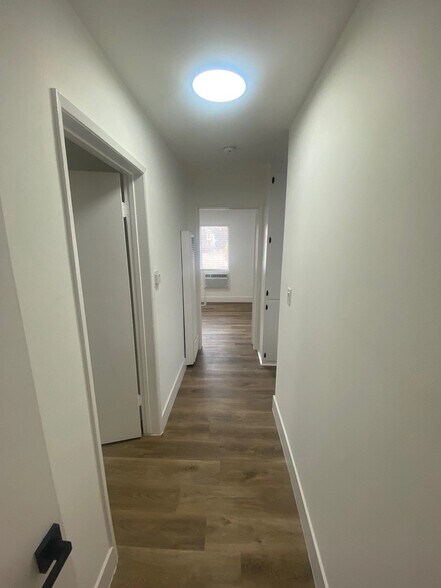 Building Photo - 6136 Fulton Ave