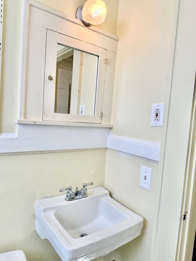 Building Photo - Rockmart Rental