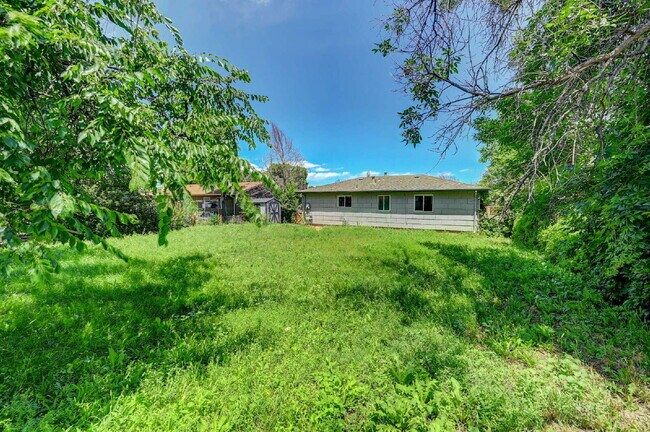 Building Photo - Welcome Home!