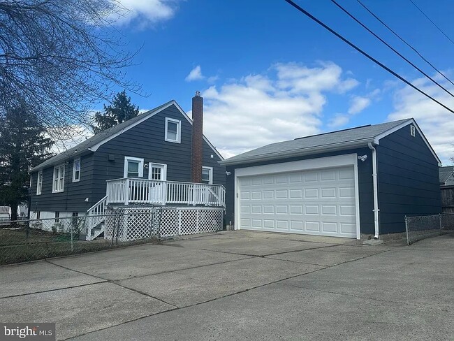 Primary Photo - 8311 Wilson Ave