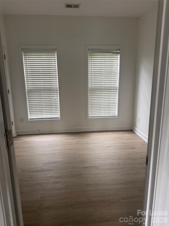 Building Photo - 109 Chawton Ln